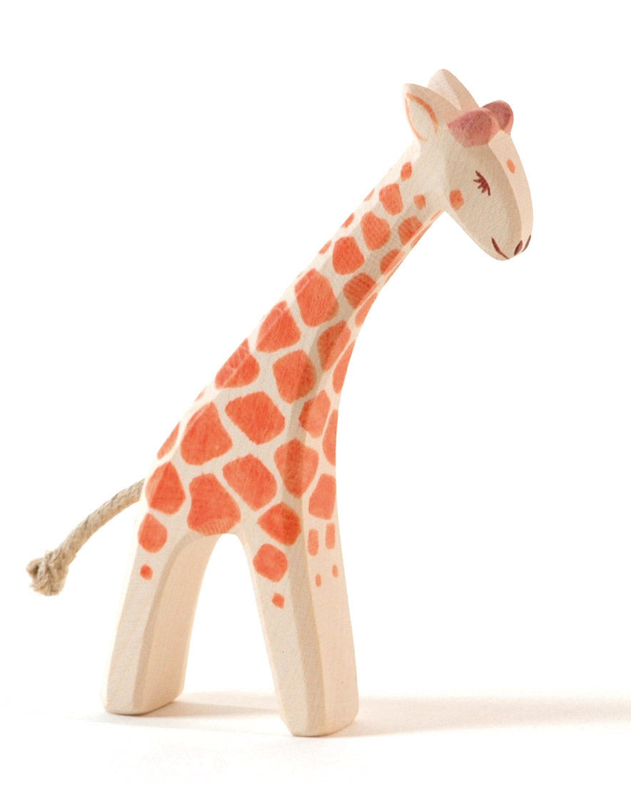 Giraffe klein gebeugt