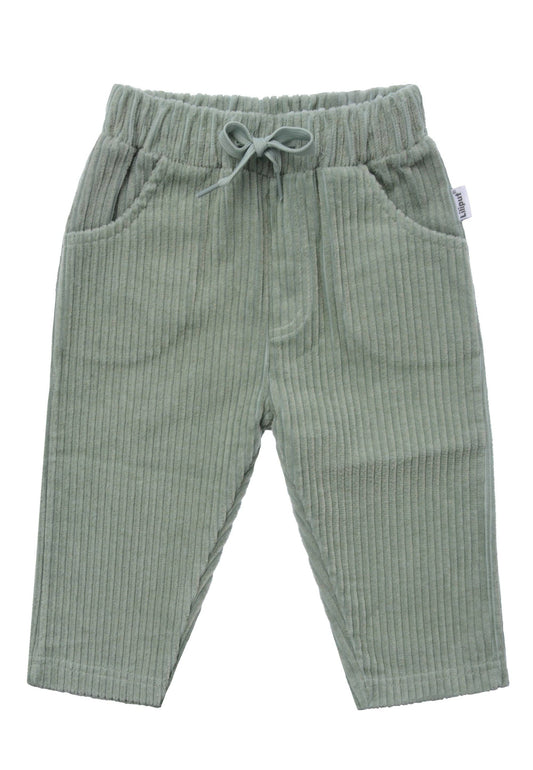 Cordhose mit großen Taschen in schilf