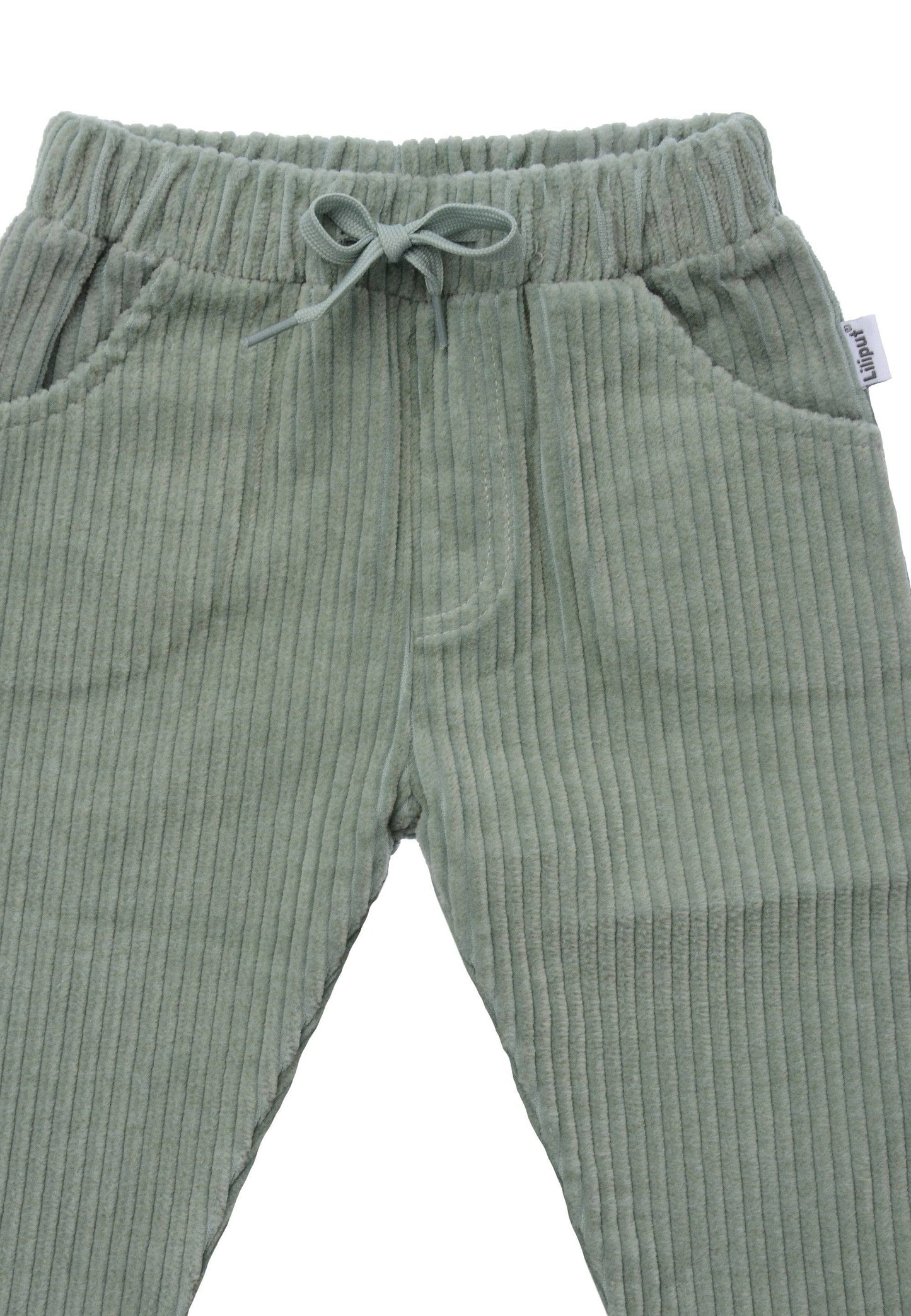 Cordhose mit großen Taschen in schilf